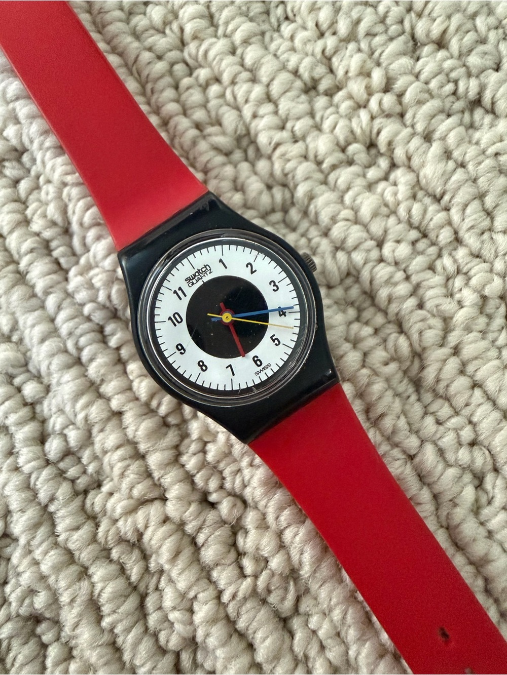 Vintage 1984 Swatch Chrono-Tech LB104 Ladies 25mm Red Black Watch